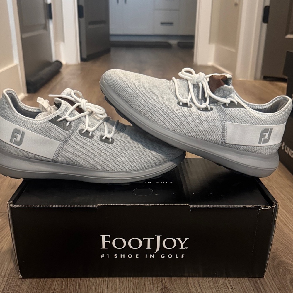 FootJoy Men's Light Gray Athletic Golf Shoes